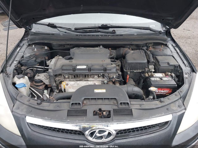 HYUNDAI ELANTRA TOURING - 10