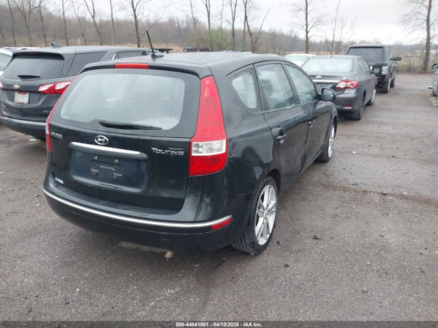 HYUNDAI ELANTRA TOURING - 4