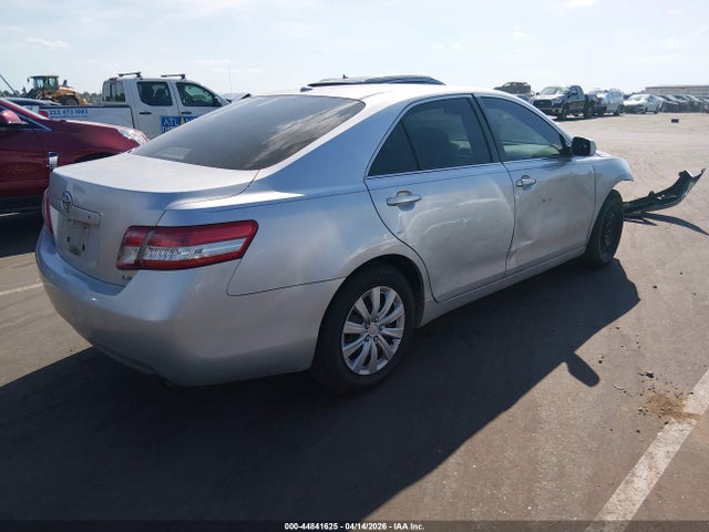TOYOTA CAMRY - 4