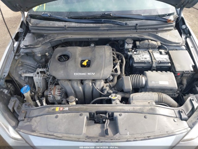 HYUNDAI ELANTRA - 10