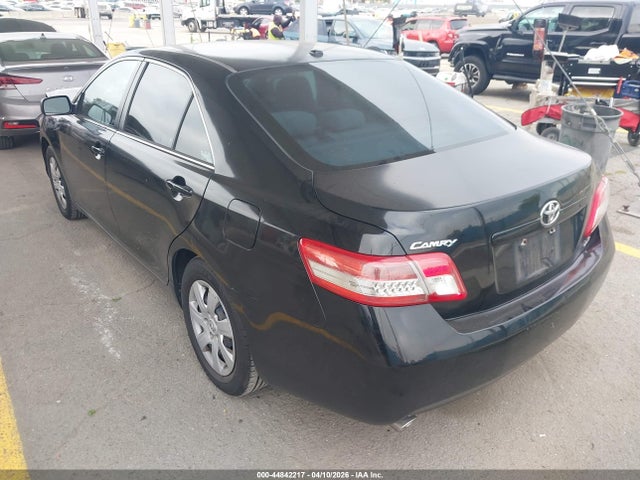 TOYOTA CAMRY - 3