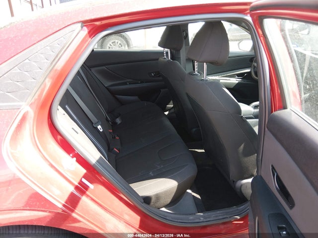 صورة 8 لـ 2025 Hyundai ELANTRA SEL SPORT