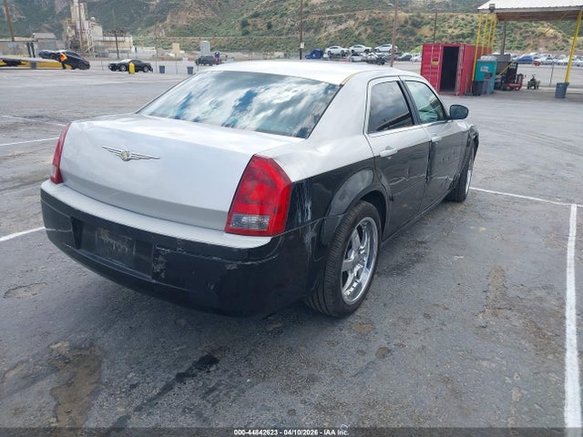 CHRYSLER 300 - 4