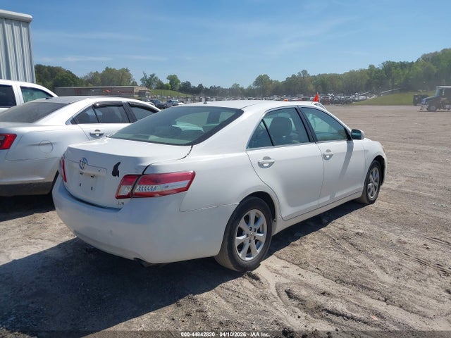 TOYOTA CAMRY - 4