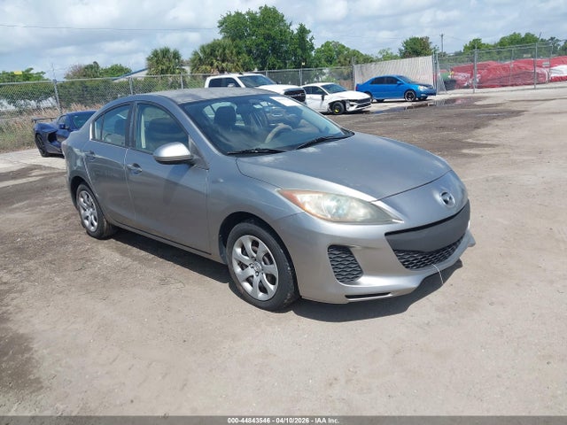 2013 MAZDA 3 I