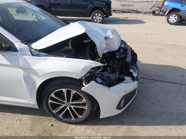 صورة 6 لـ 2024 Volkswagen JETTA 1.5T SPORT