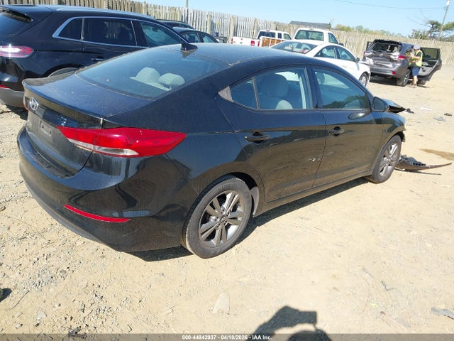 HYUNDAI ELANTRA SE - 4