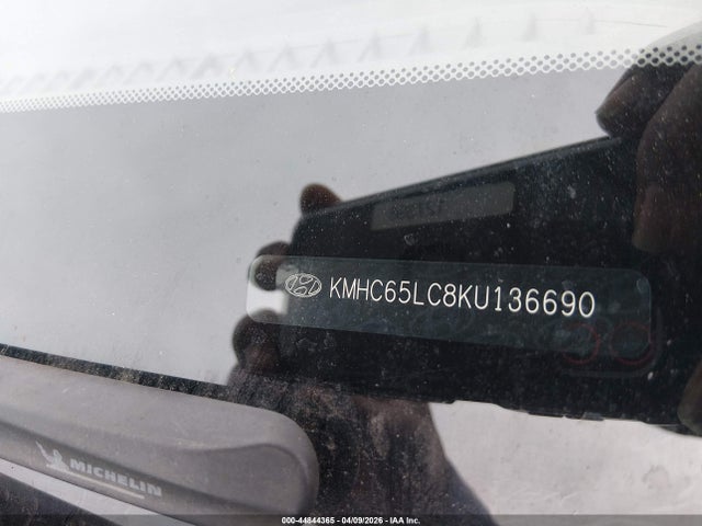 HYUNDAI IONIQ HYBRID BLUE - 9