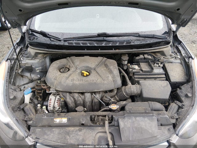 HYUNDAI ELANTRA - 10