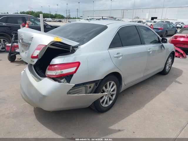 TOYOTA CAMRY - 4