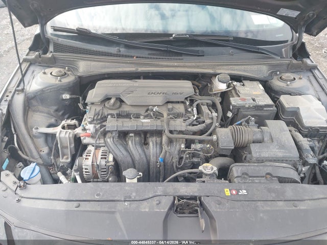 HYUNDAI ELANTRA LIMITED - 10