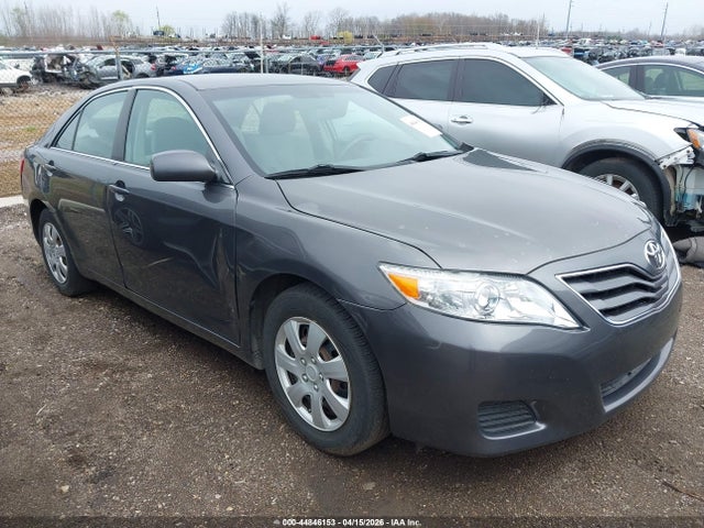 TOYOTA CAMRY - 1