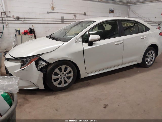 2021 Toyota COROLLA LE photo 2
