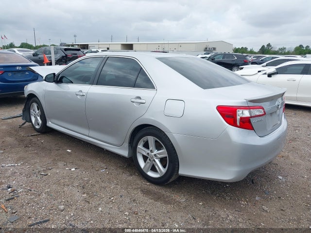 TOYOTA CAMRY - 3