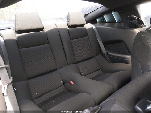 FORD MUSTANG V6 - 8