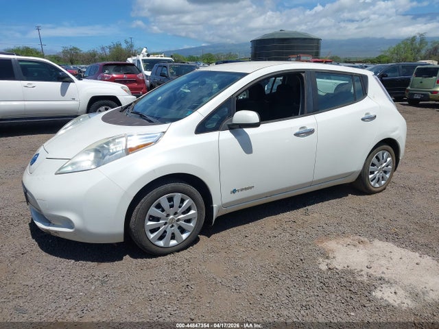 2016 Nissan LEAF S — фото 2