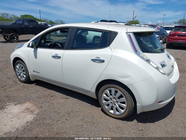 2016 Nissan LEAF S — фото 3