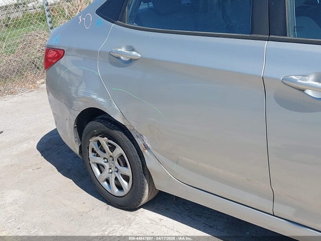 HYUNDAI ACCENT GLS - 6