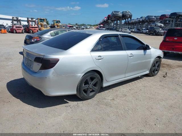 TOYOTA CAMRY - 4
