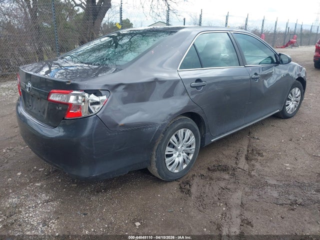 TOYOTA CAMRY - 4