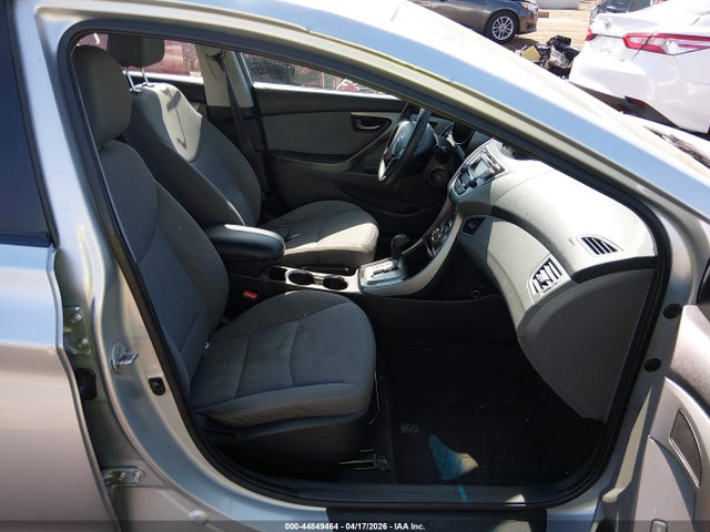 HYUNDAI ELANTRA GLS - 5