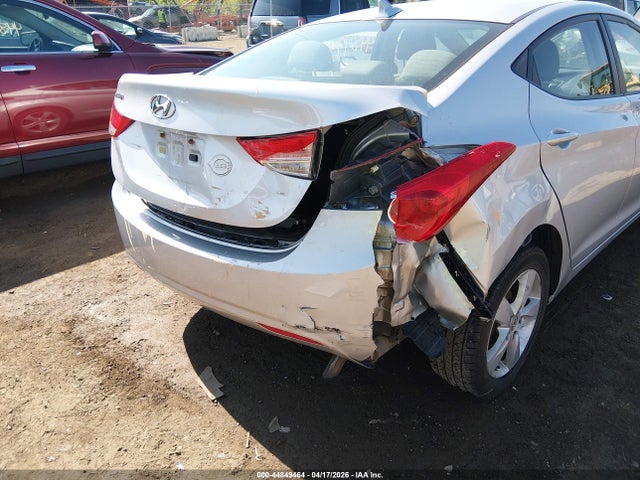 HYUNDAI ELANTRA GLS - 6