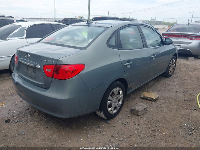 HYUNDAI ELANTRA GLS - 4