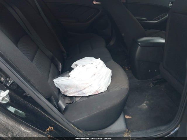 صورة 8 لـ 2017 KIA FORTE LX