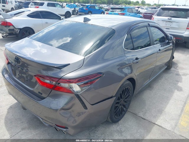 2022 Toyota CAMRY SE photo 4