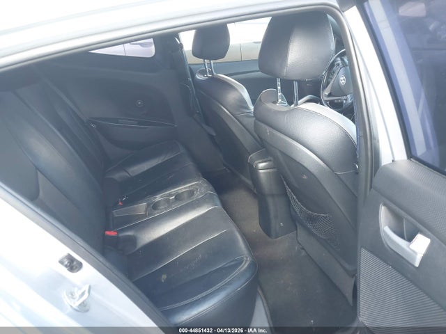 HYUNDAI VELOSTER TURBO - 8