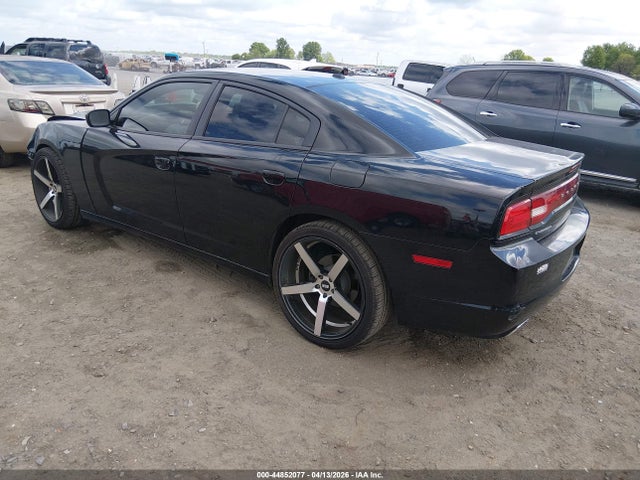 DODGE CHARGER SE - 3