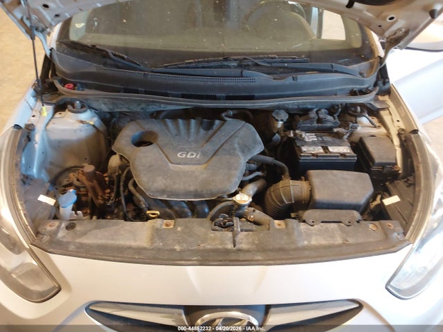 HYUNDAI ACCENT SE - 10