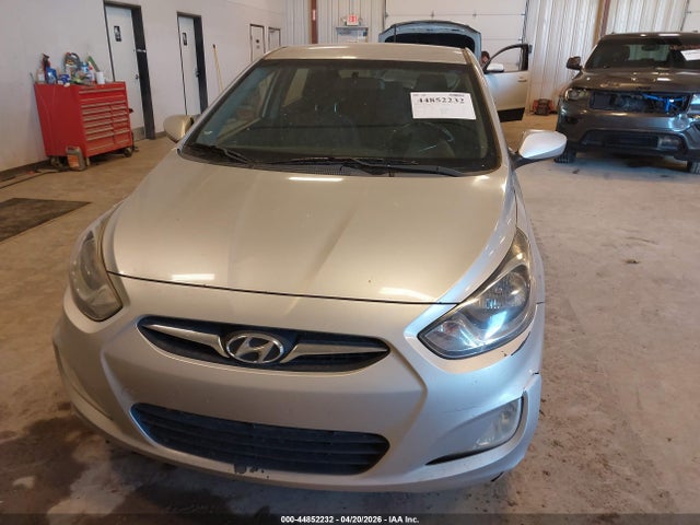 HYUNDAI ACCENT SE - 6