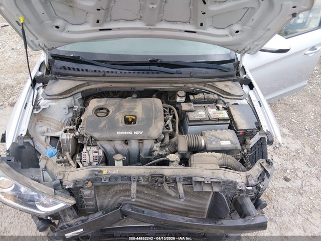 HYUNDAI ELANTRA - 10