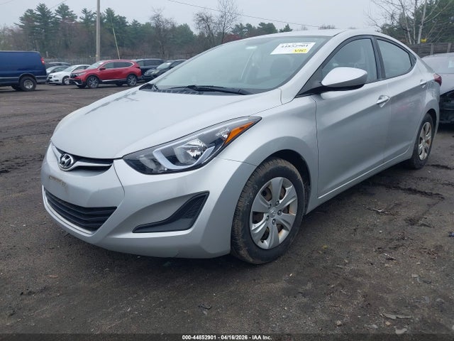 HYUNDAI ELANTRA SE - 2