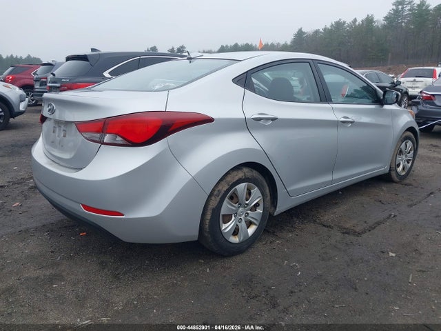 HYUNDAI ELANTRA SE - 4