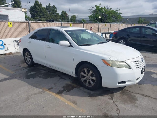 TOYOTA CAMRY - 1