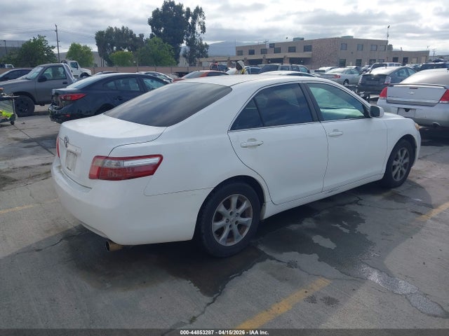 TOYOTA CAMRY - 4