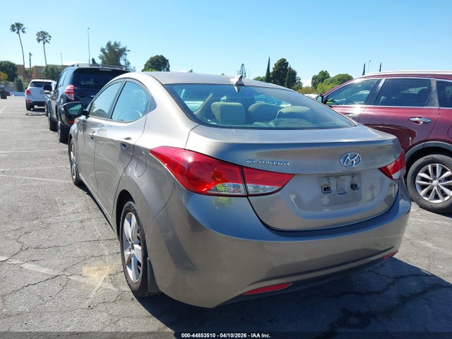 HYUNDAI ELANTRA GLS - 3