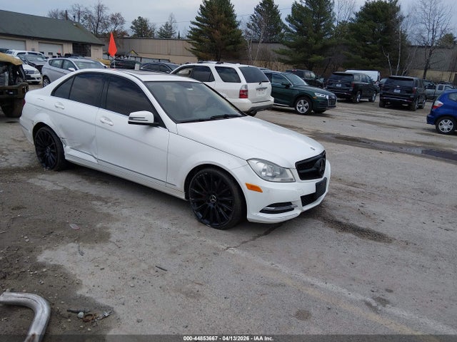 2013 MERCEDES-BENZ C LUXURY 4MATIC