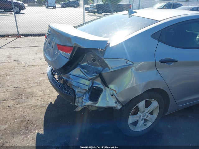 HYUNDAI ELANTRA GLS - 6