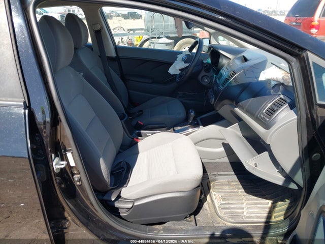 صورة 5 لـ 2017 KIA FORTE LX