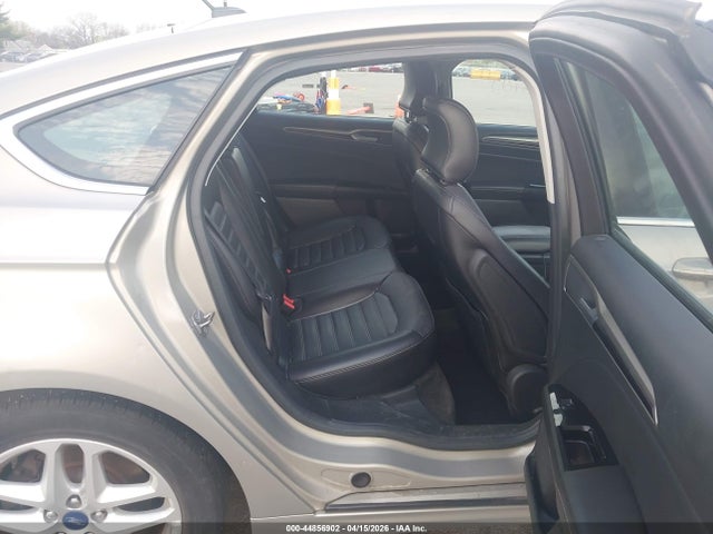 FORD FUSION SE - 8
