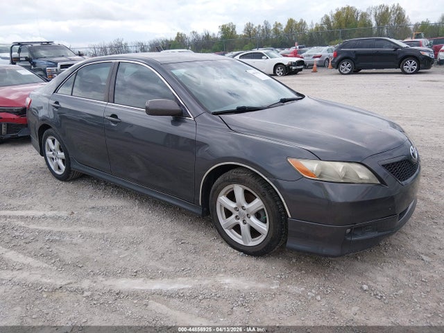 TOYOTA CAMRY - 1