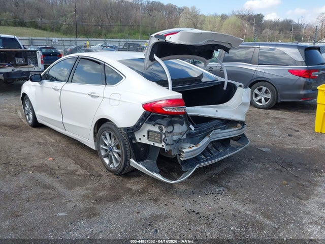 FORD FUSION SE - 3