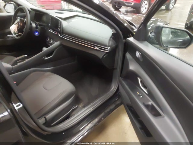 2025 Hyundai ELANTRA SE 照片 5