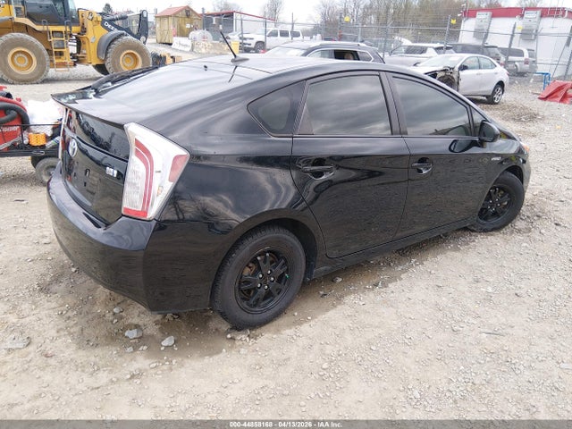 2012 Toyota PRIUS FOUR photo 4