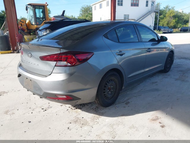 HYUNDAI ELANTRA SE - 4