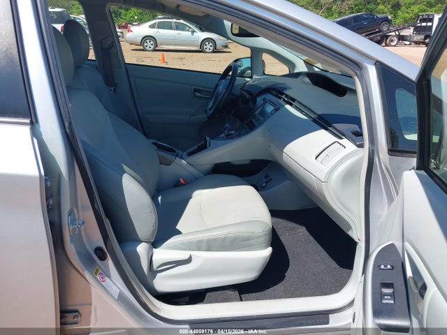 2014 Toyota PRIUS FOUR — фото 5