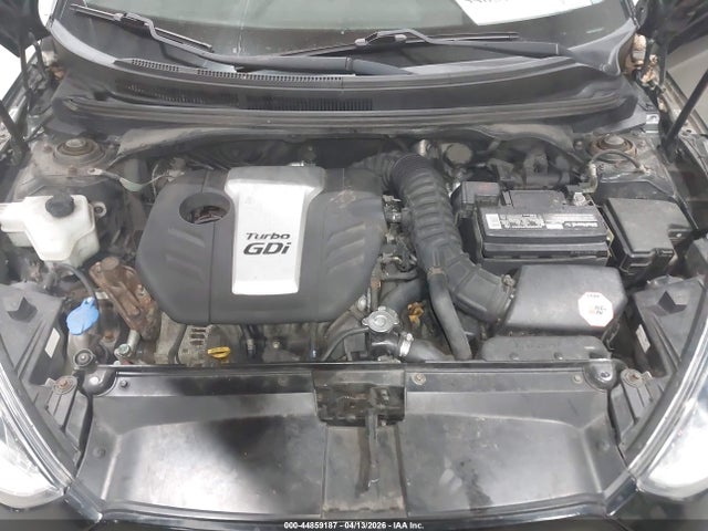 HYUNDAI VELOSTER TURBO - 10